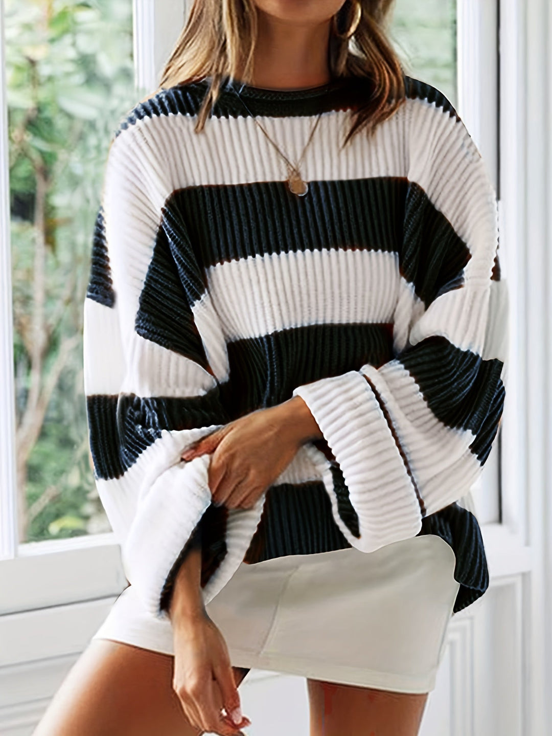 Ornella™ | Pull à rayures à col rond – Élégance
