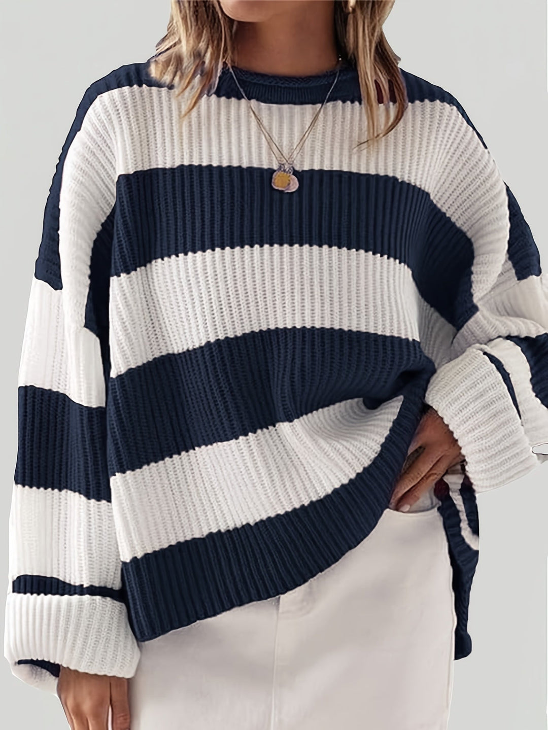 Ornella™ | Pull à rayures à col rond – Élégance