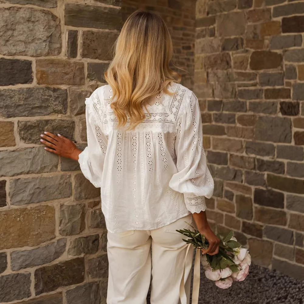 Élina™ | Blouse blanche brodée à volants – Élégance