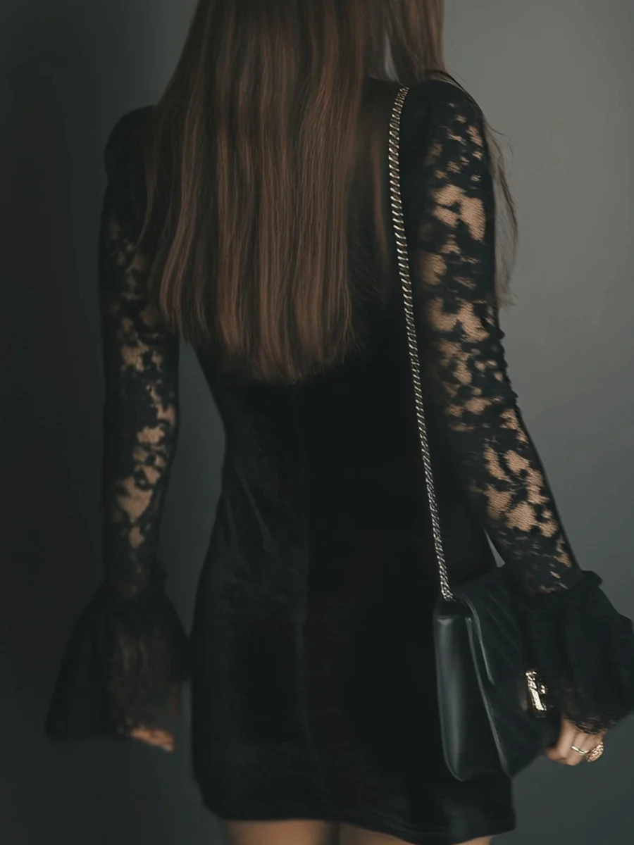 Margaret™ | Robe mini en velours et dentelle – Élégance